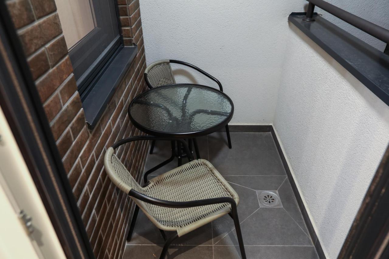 נובי סאד Apartment Promenada Avenija מראה חיצוני תמונה