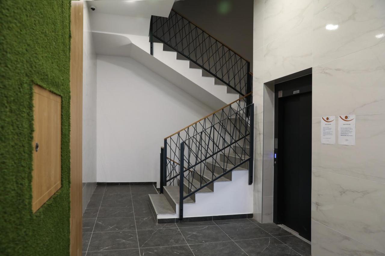 נובי סאד Apartment Promenada Avenija מראה חיצוני תמונה