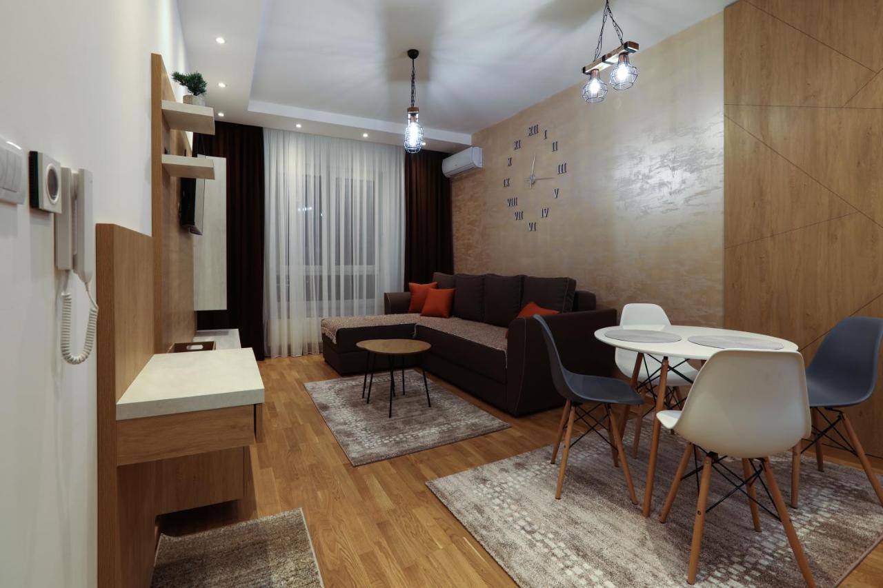 נובי סאד Apartment Promenada Avenija מראה חיצוני תמונה